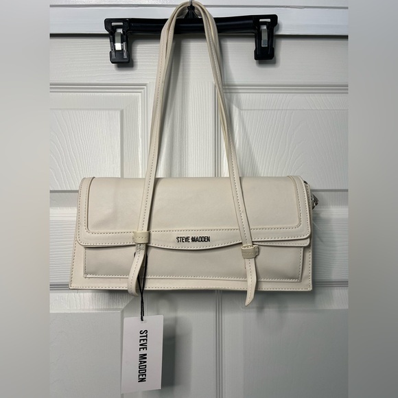Steve Madden Handbags - NWT Steve Madden White BMartine Shoulder Bag and Card Case